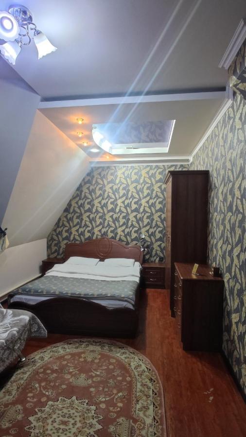 Bishkek Villa Hotel ภายนอก รูปภาพ