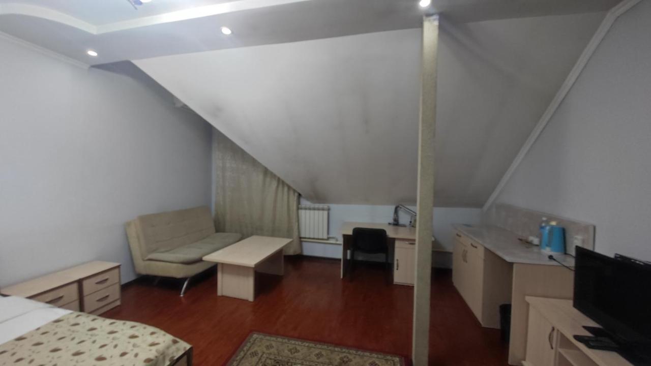 Bishkek Villa Hotel ภายนอก รูปภาพ