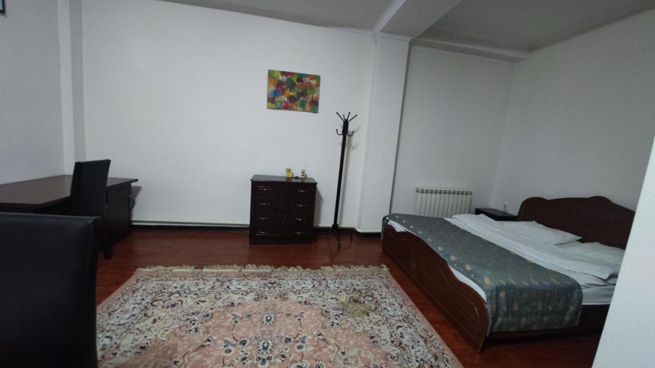 Bishkek Villa Hotel ภายนอก รูปภาพ