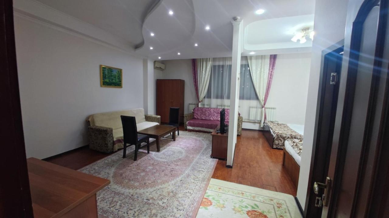 Bishkek Villa Hotel ภายนอก รูปภาพ