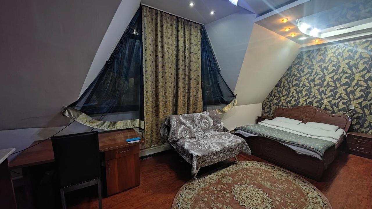 Bishkek Villa Hotel ภายนอก รูปภาพ