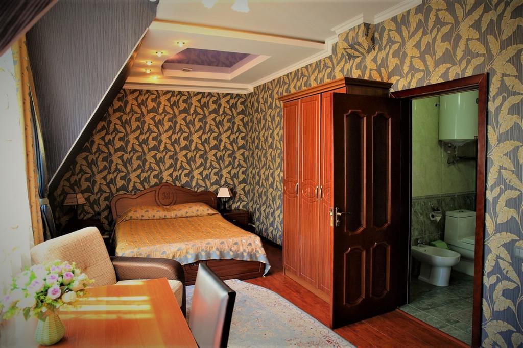Bishkek Villa Hotel ภายนอก รูปภาพ
