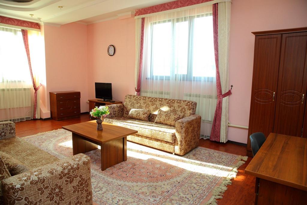 Bishkek Villa Hotel ภายนอก รูปภาพ